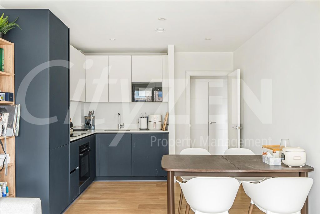 Property photo 2 of 17 Kitchen/Dining Area