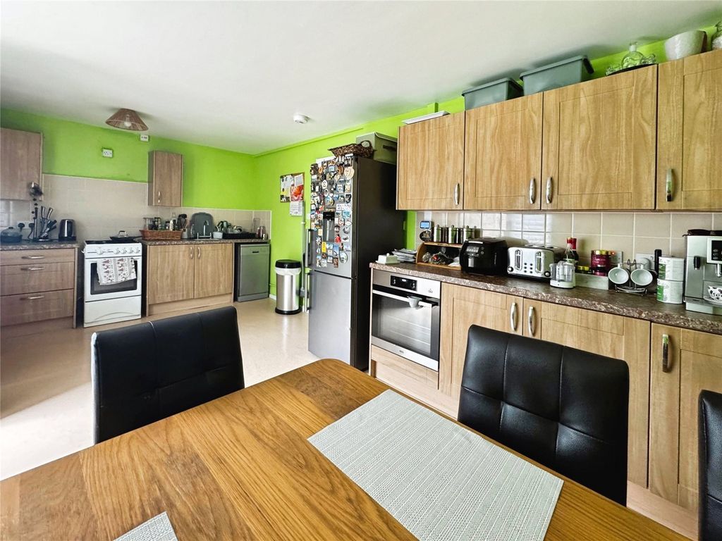 Property photo 2 of 15 Kitchen