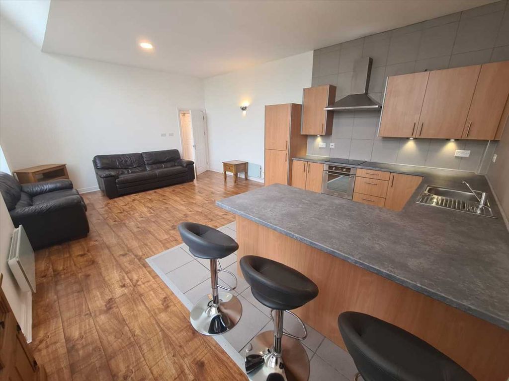Property photo 3 of 12