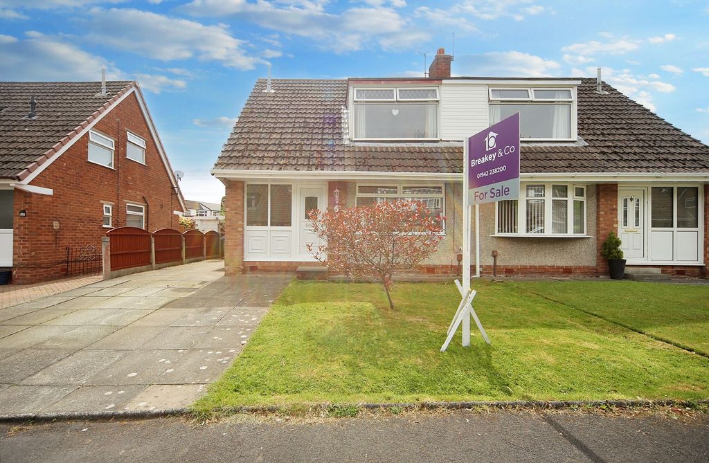 Property photo 1 of 27