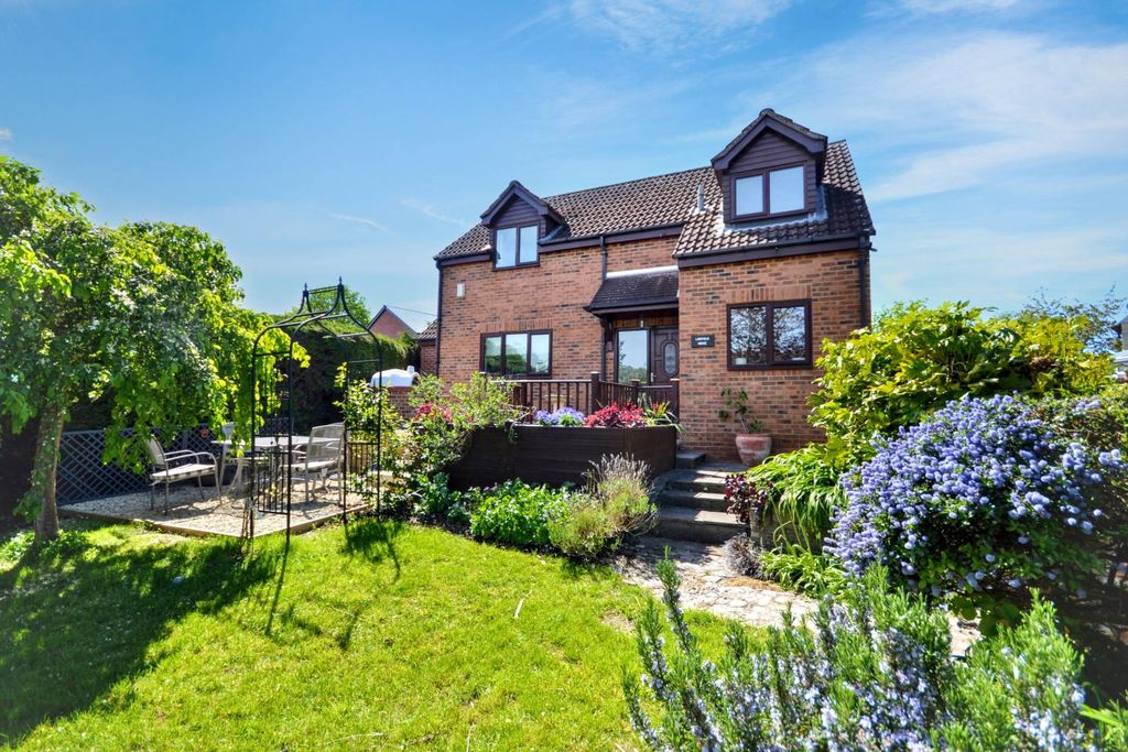 Property photo 1 of 29