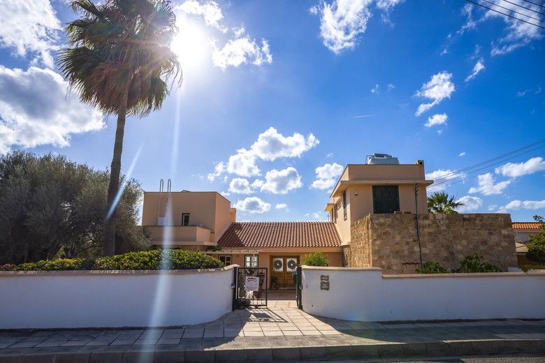 Property photo 1 of 30