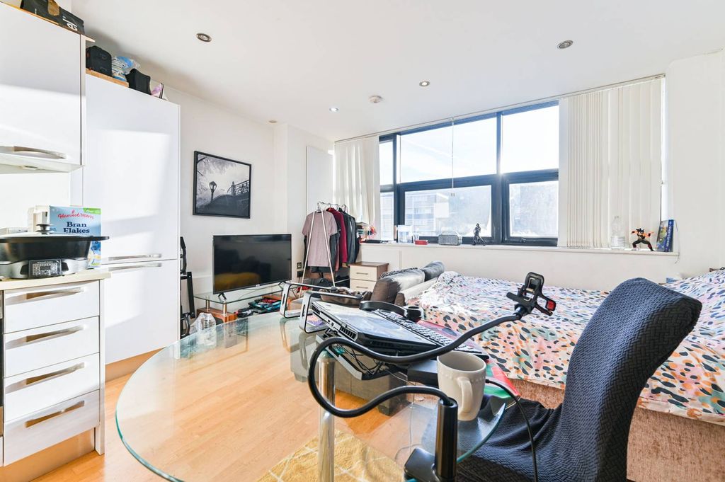 Property photo 2 of 4