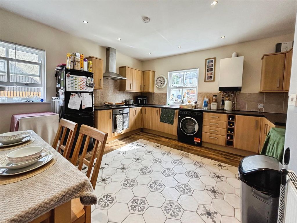 Property photo 2 of 20 Kitchen/Diner