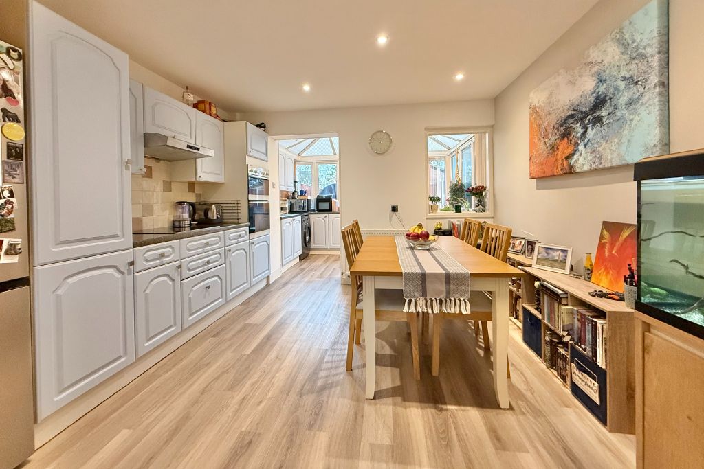 Property photo 1 of 11 Kitchen/Dining Room