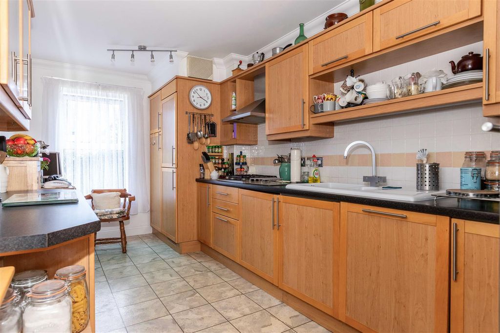 Property photo 2 of 15 Downsview-30.Jpg