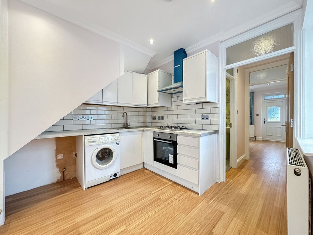 Property photo 2 of 11 Photo 5