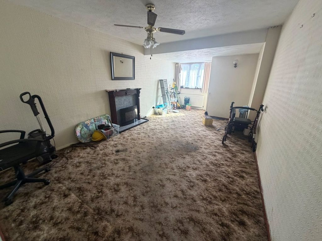 Property photo 2 of 12 Picture No. 40