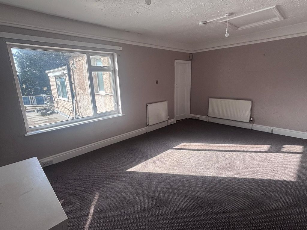 Property photo 2 of 13 Image