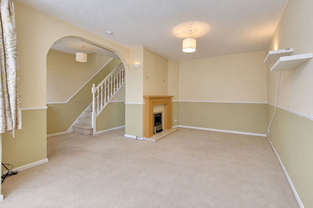 Property photo 2 of 21