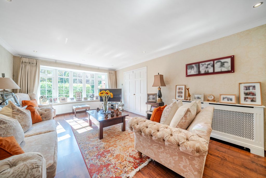 Property photo 3 of 20 1493881-12-6A5675...