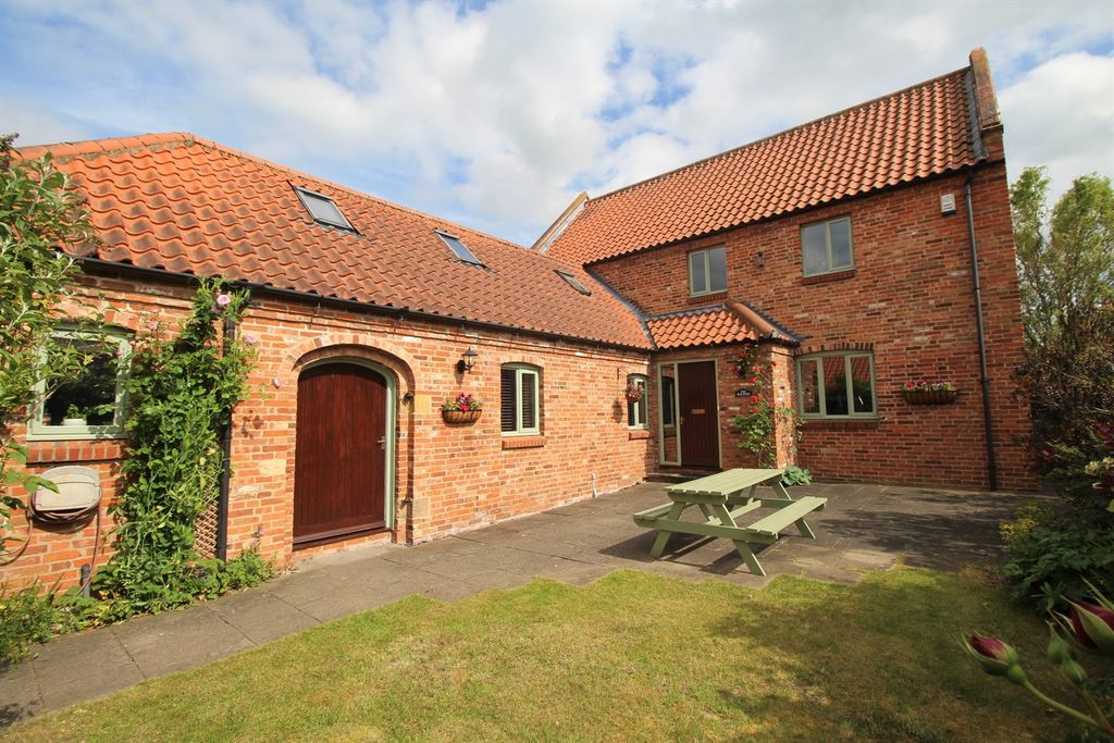 Property photo 1 of 18 (Main)