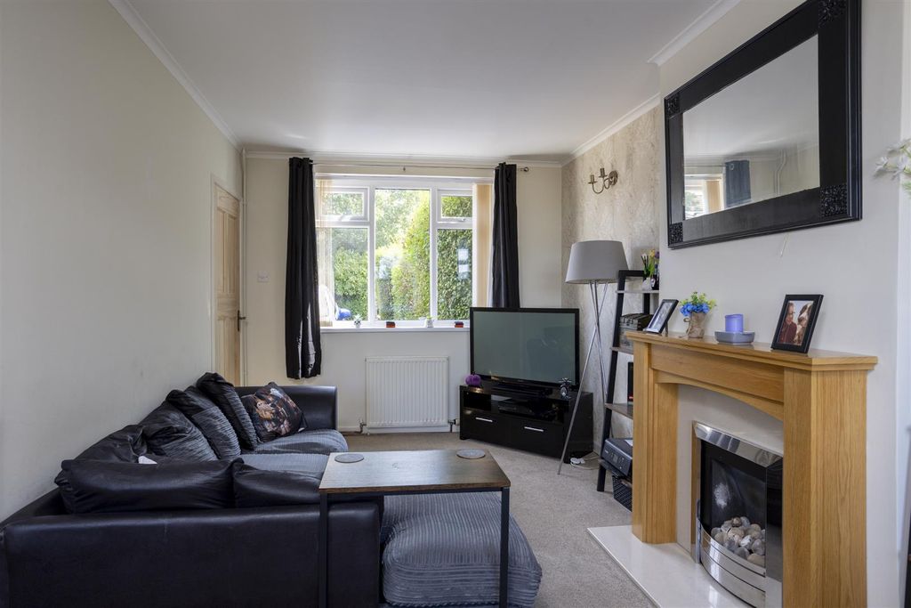 Property photo 2 of 24 99_Chapelfield_Road_7.Jpg