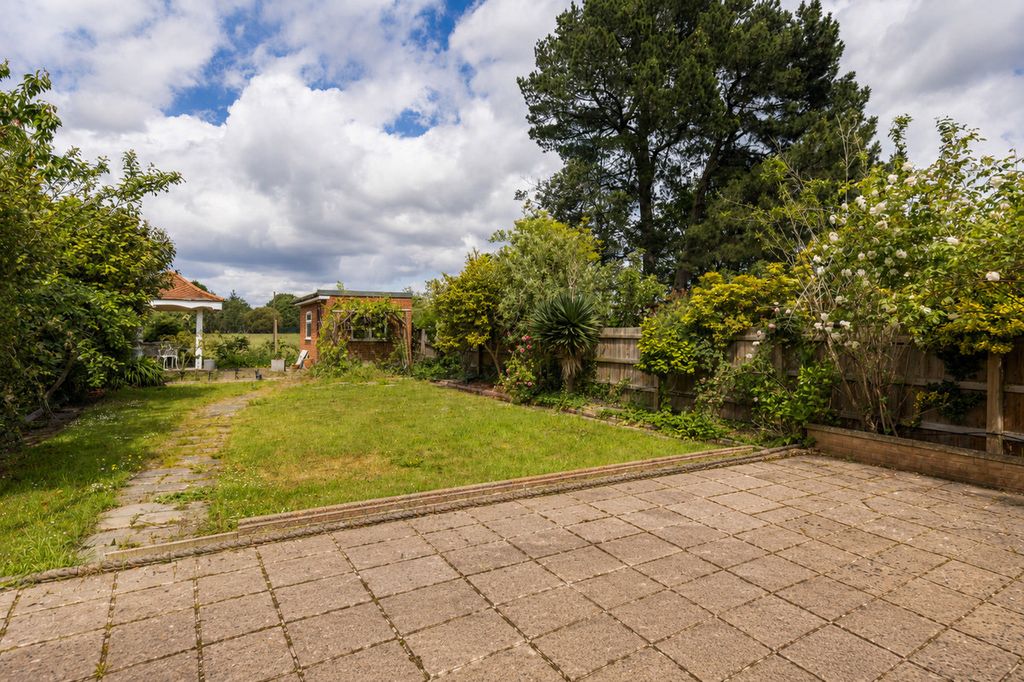 Property photo 2 of 20