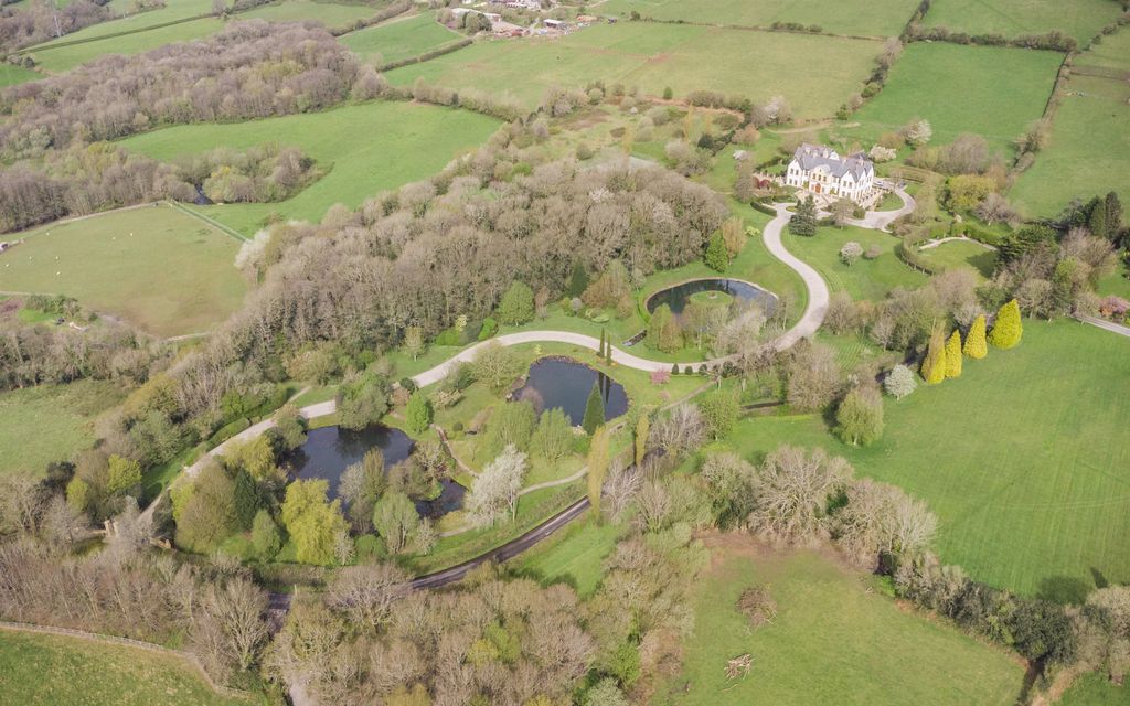 Property photo 2 of 65