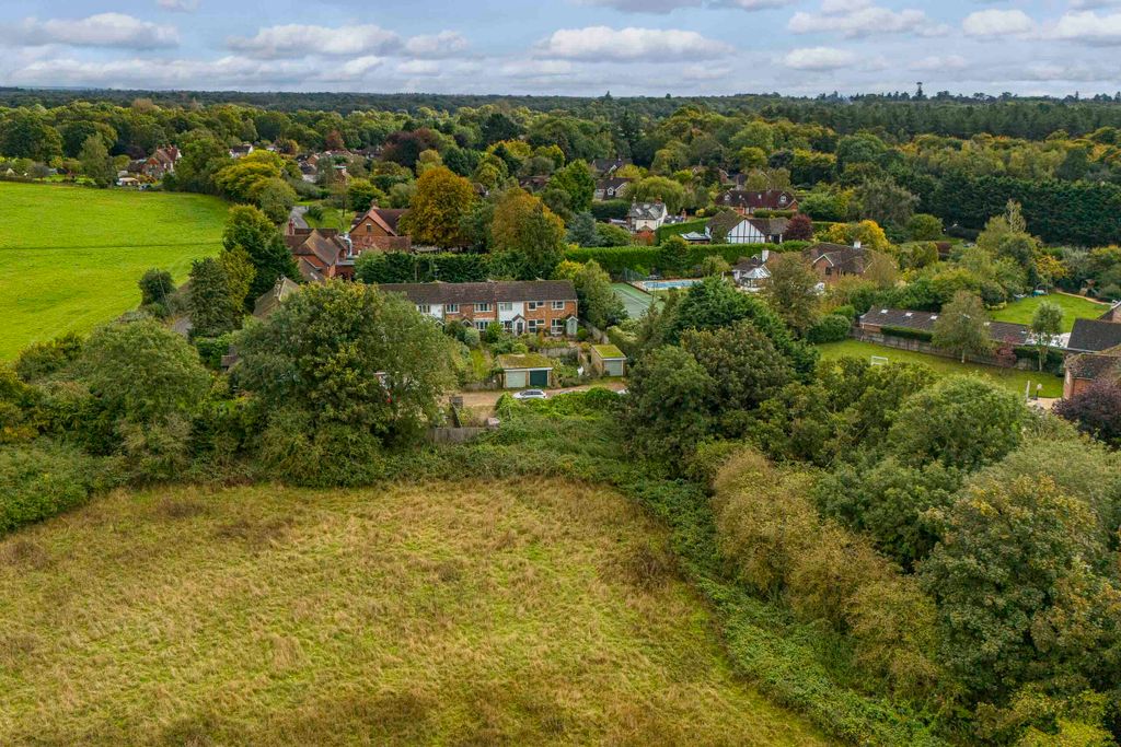Property photo 2 of 20 5 Niplands Cottages, Hp10 0Jq (Low Res)-3