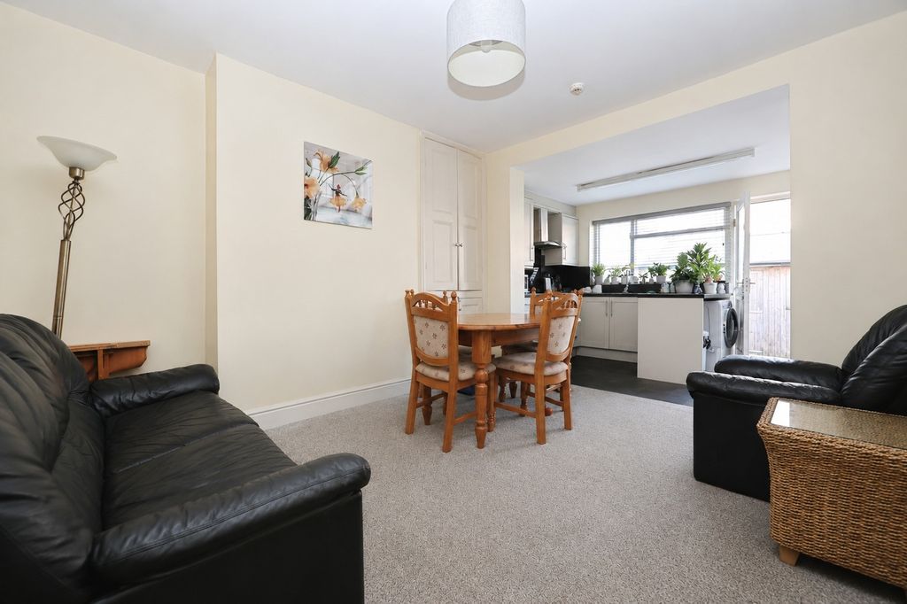 Property photo 3 of 12 4666642