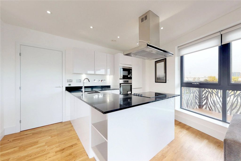 Property photo 3 of 10 Picture No. 33