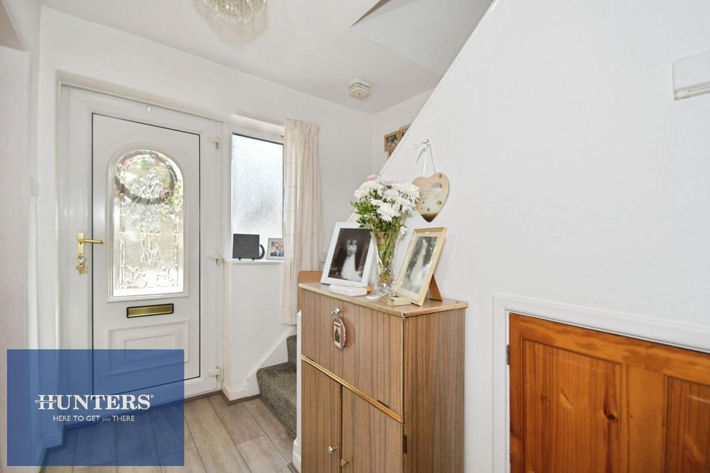Property photo 3 of 19 Hall.Jpg