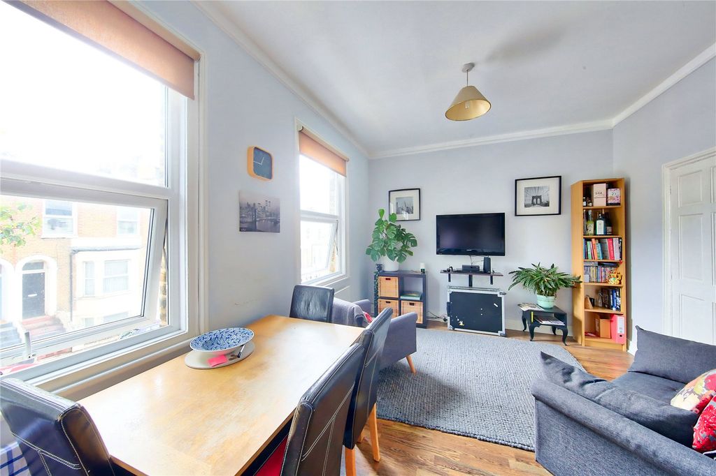 Property photo 2 of 12 Picture No. 02