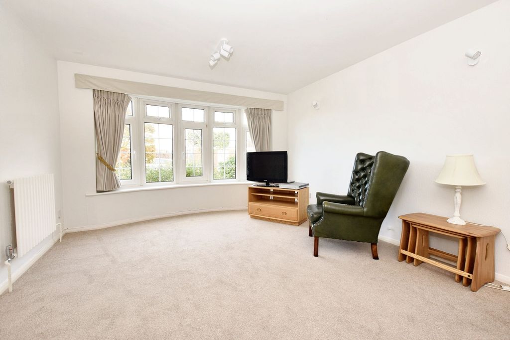 Property photo 2 of 12 Living Room