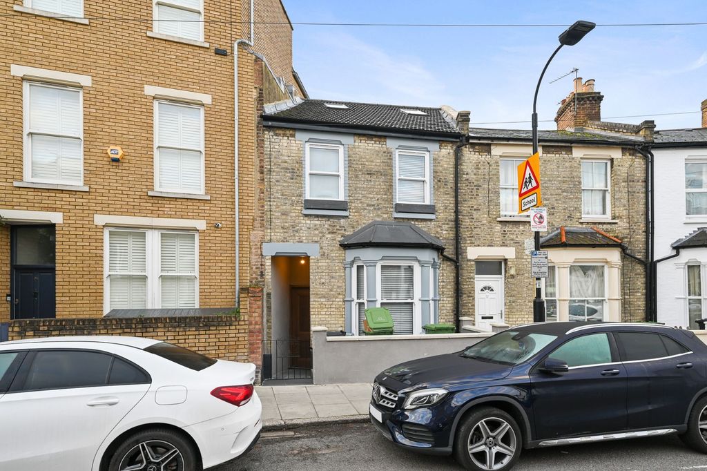 Property photo 1 of 7