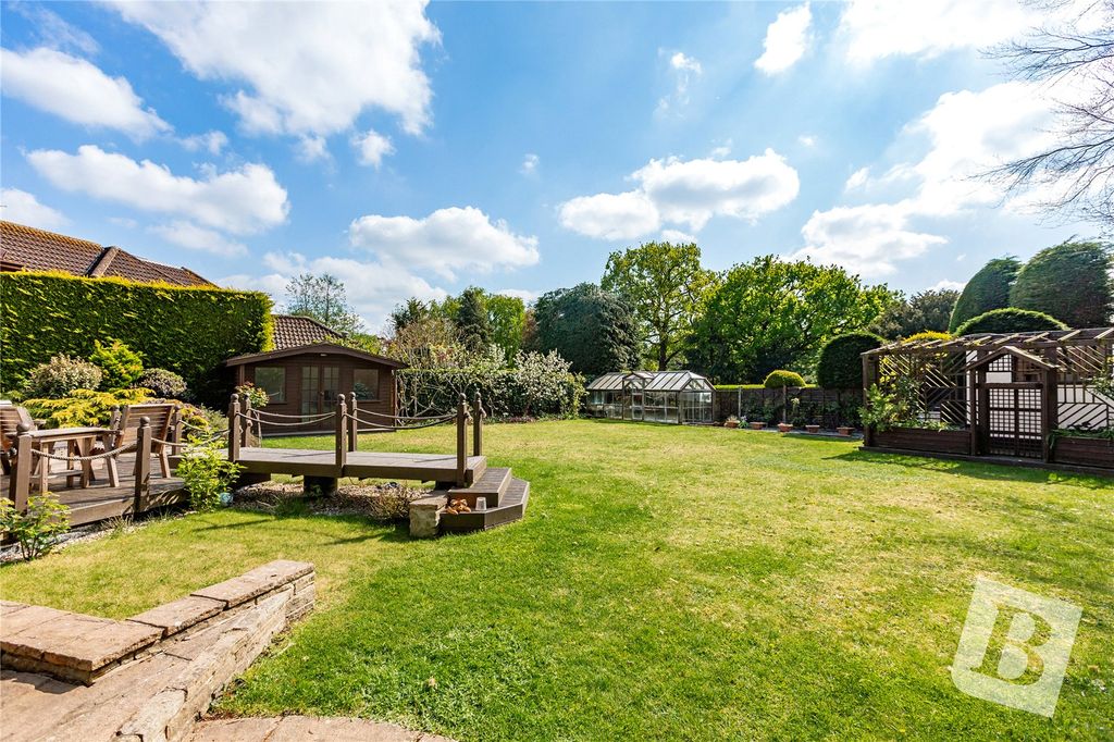 Property photo 3 of 30 Garden
