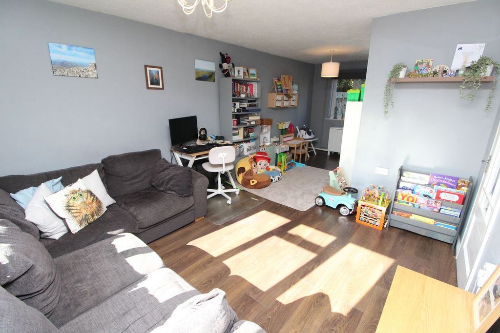 Property photo 3 of 17