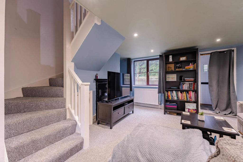 Property photo 3 of 20