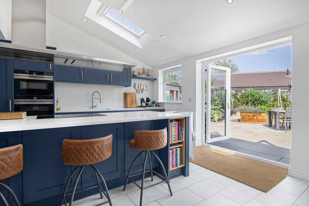 Property photo 3 of 37 3661168