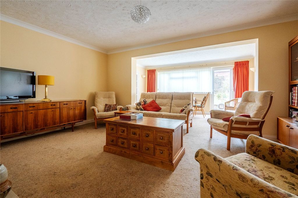 Property photo 2 of 16 Picture No. 11