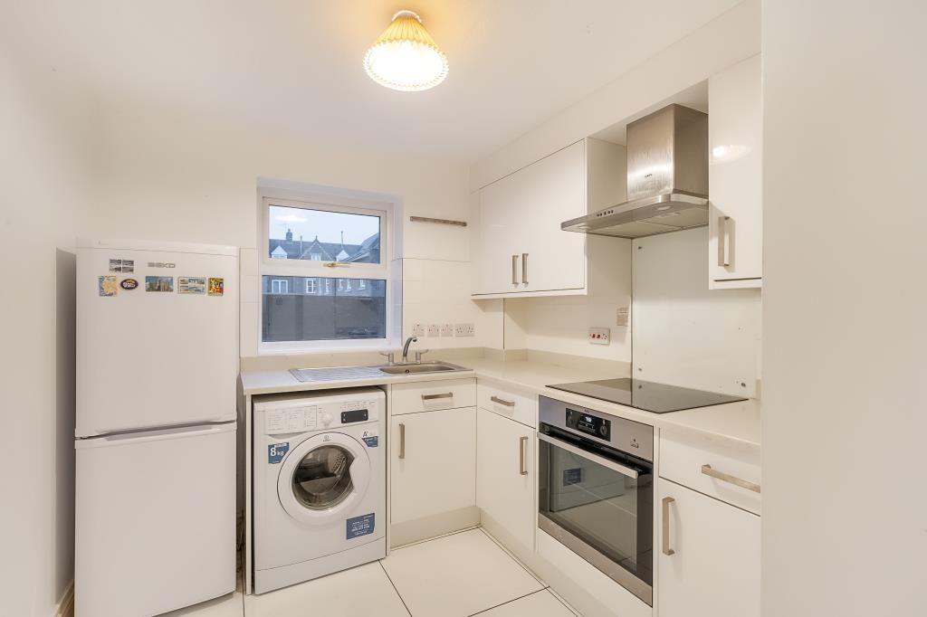 Property photo 3 of 11 Kitchen