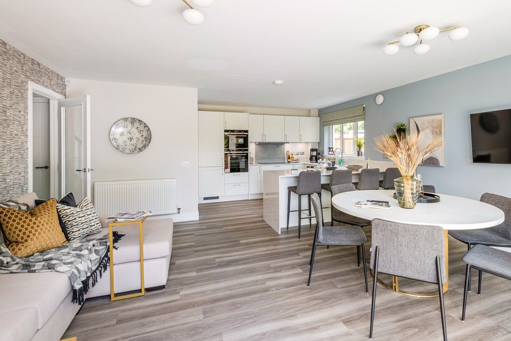 Property photo 1 of 14 5 Bedroom Home For Sale | Family Kitchen Dining Area | cala Homes