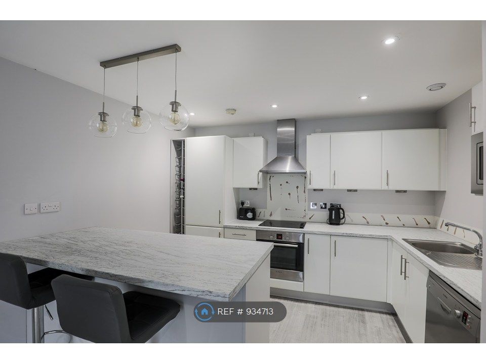 Property photo 3 of 13 Kitchen