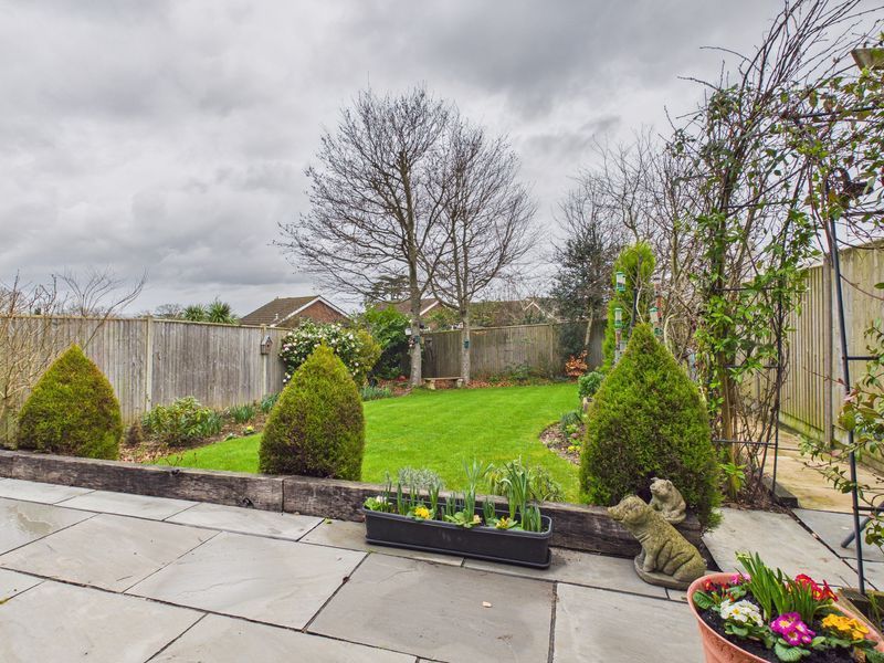 Property photo 2 of 14 Garden