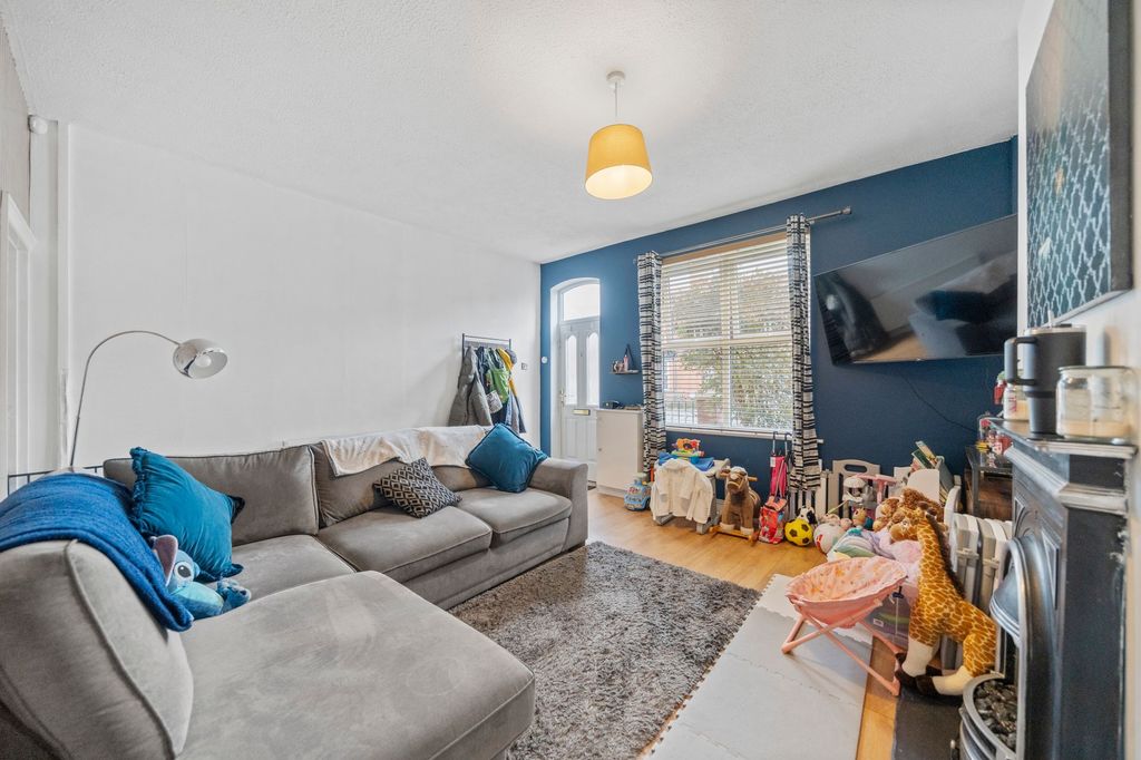 Property photo 2 of 19