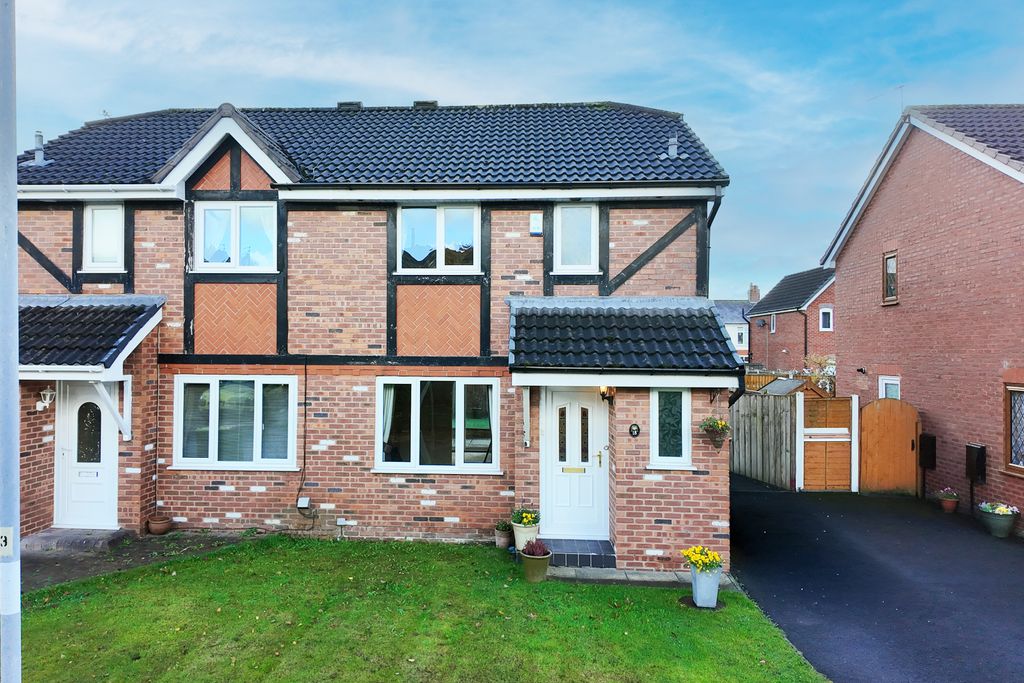 Property photo 1 of 10 Front