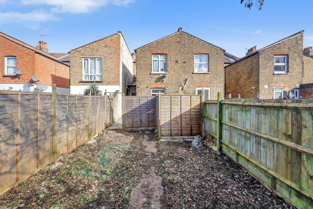 Property photo 2 of 14