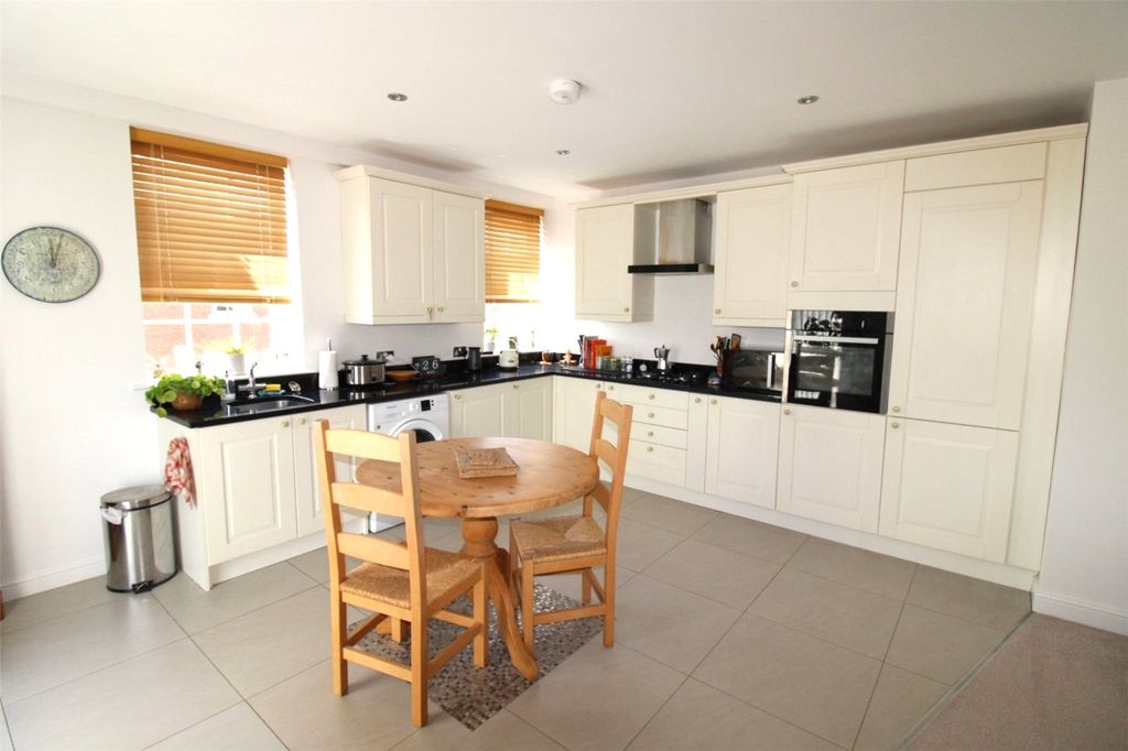Property photo 3 of 10 Picture No. 21