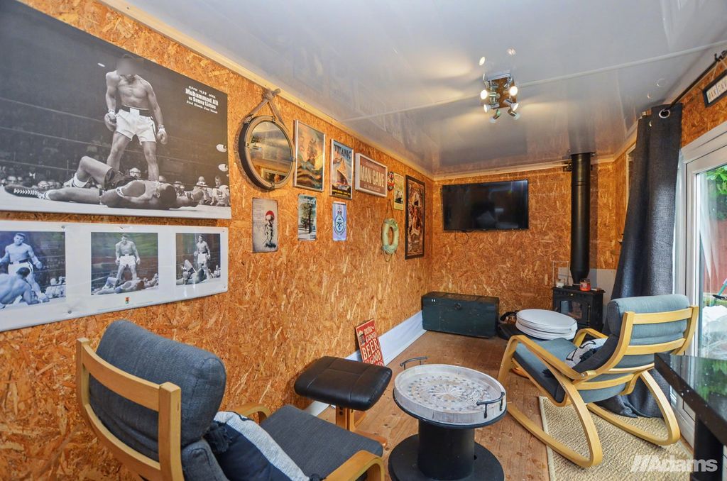 Property photo 2 of 33