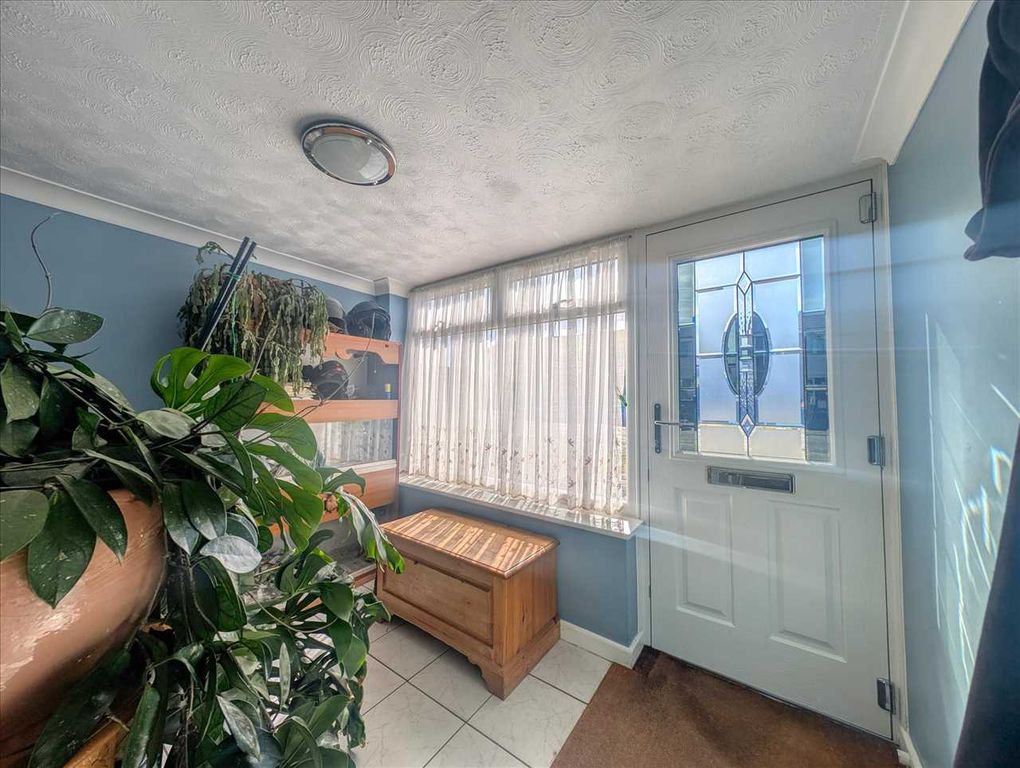 Property photo 3 of 14 Porch