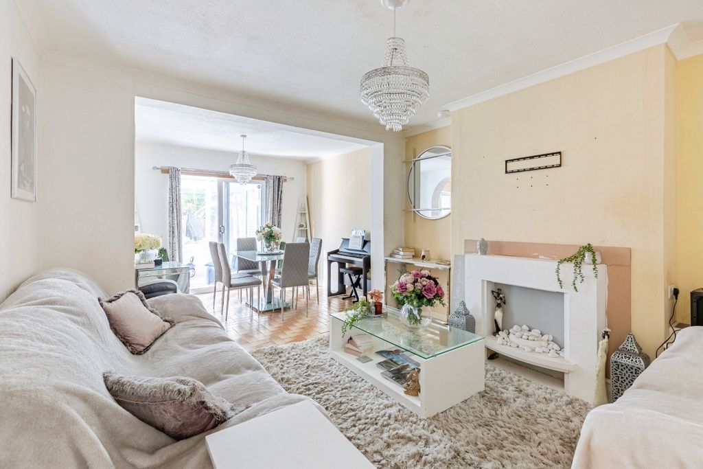 Property photo 2 of 18 E-4