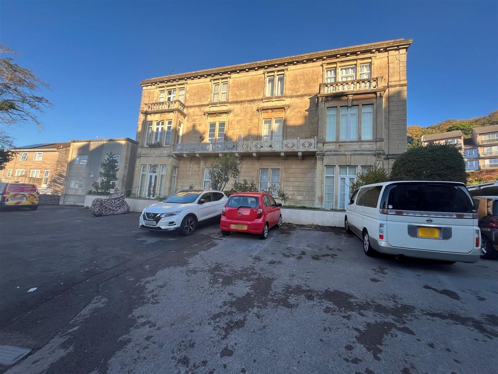 Property photo 1 of 10 Outside