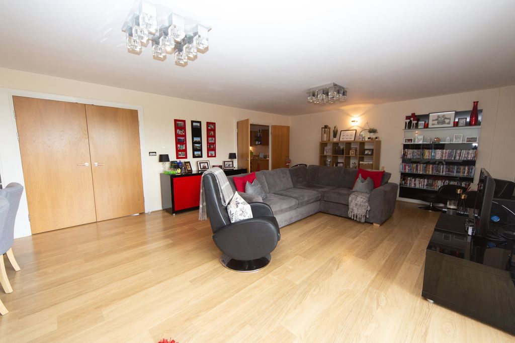 Property photo 3 of 12