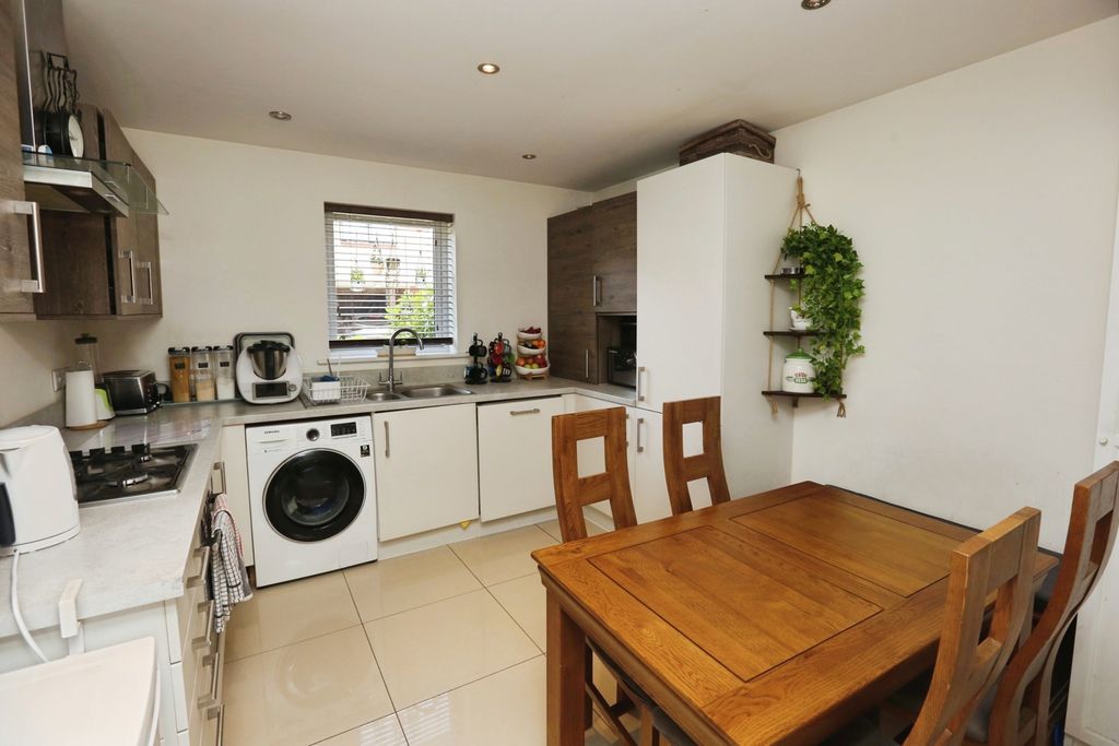 Property photo 2 of 19 Pbox-Img.Jpg