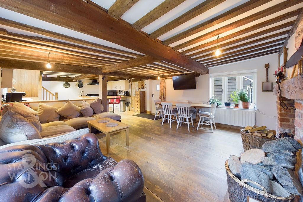 Property photo 2 of 54