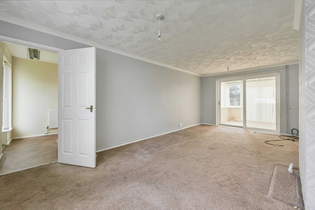 Property photo 2 of 21 29 Thruxton Road, Havant, Hampshire, Po9 4Dg