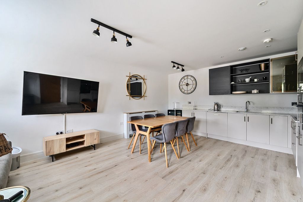 Property photo 2 of 18 1341697-23-68A6Fd...