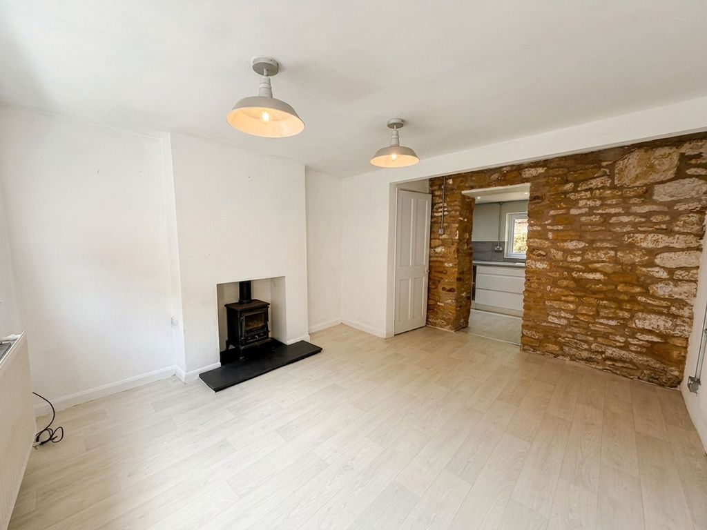 Property photo 2 of 11 Dining Room