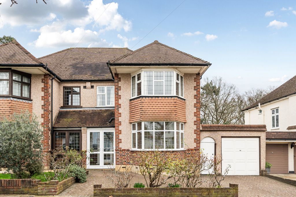 Property photo 1 of 18 1421265-1-69A02Ad...